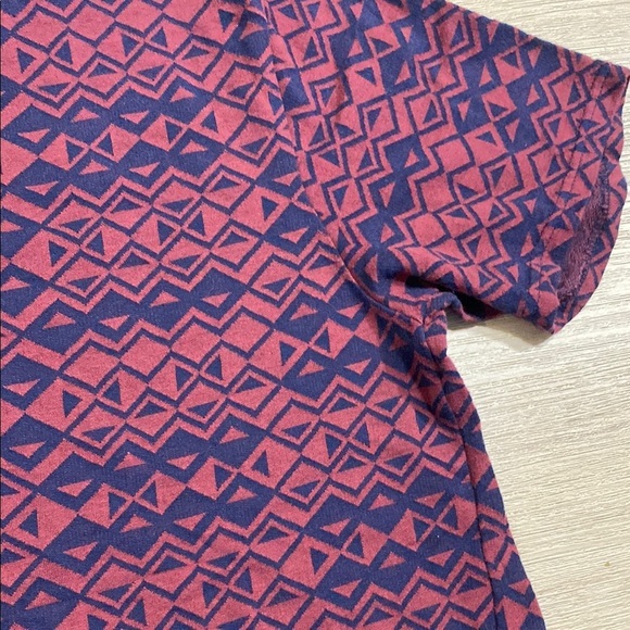 Beautiful Giant Boho Maroon and Blue Geometric Short Sleeve Tee Size XL - Picture 10 of 15